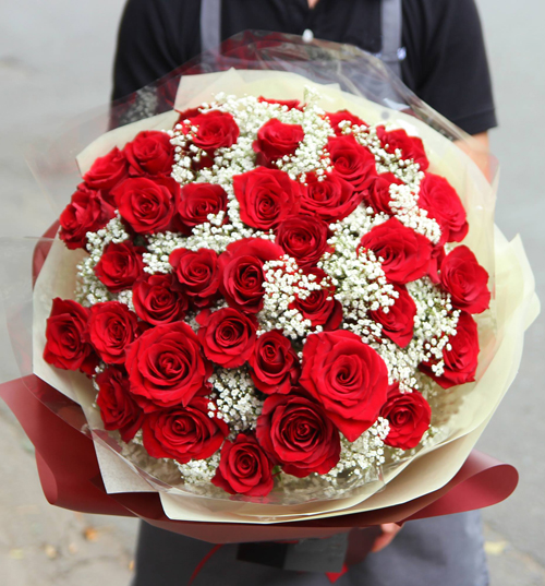 bó hoa sinh nhật hoa hồng đỏ mix baby trắng